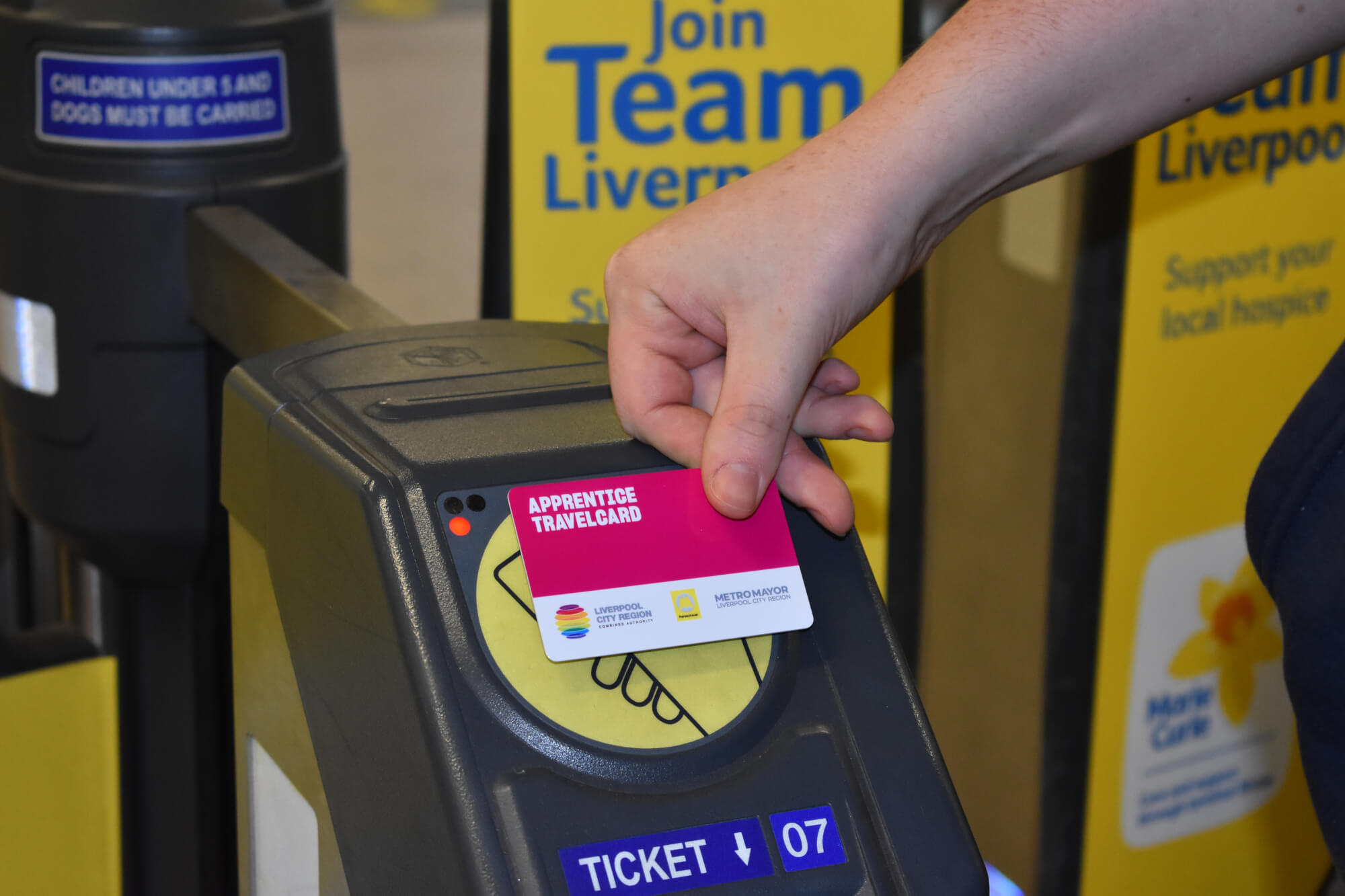 Merseytravel Apprentice Travelcard being tapped at ticket toll