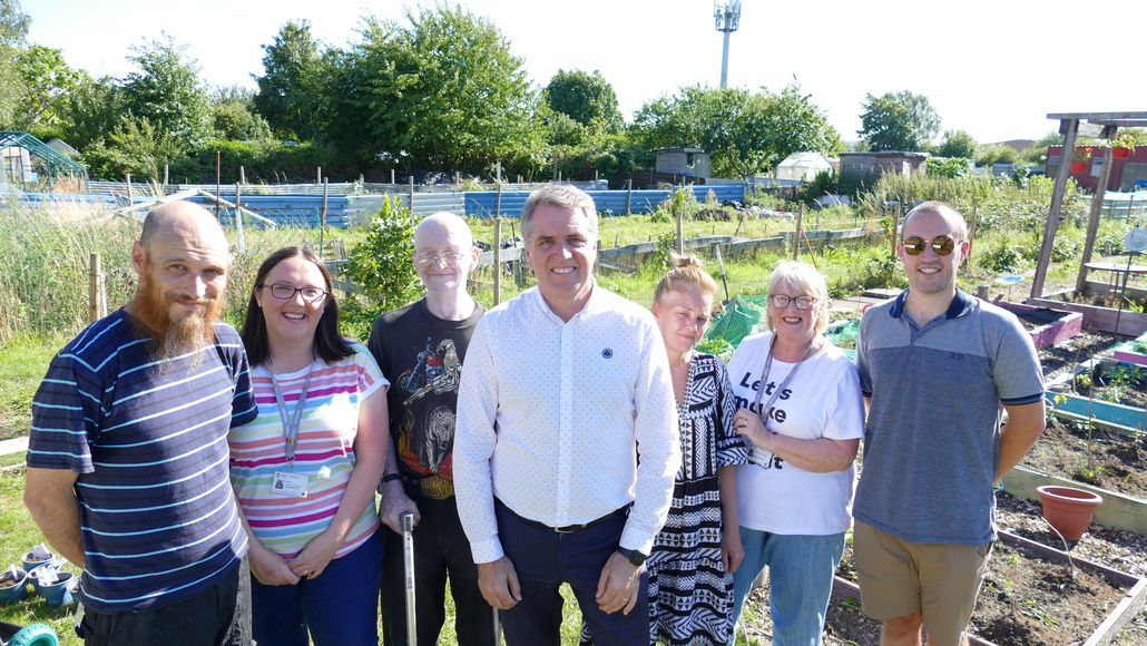 Mayor Steve Rotheram with Households into Work team for SucSeed proeject