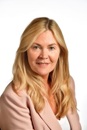 Cllr Paula Basnett headshot