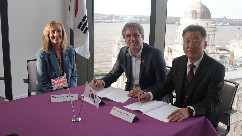 Chief Executive of Liverpool City Region Combined Authority, Katherine Fairclough, Liverpool City Region Mayor Steve Rotheram, Executive Vice-President of K-Water, Jang Byeong-hoon, seated at an office in Mann Island, Liverpool.