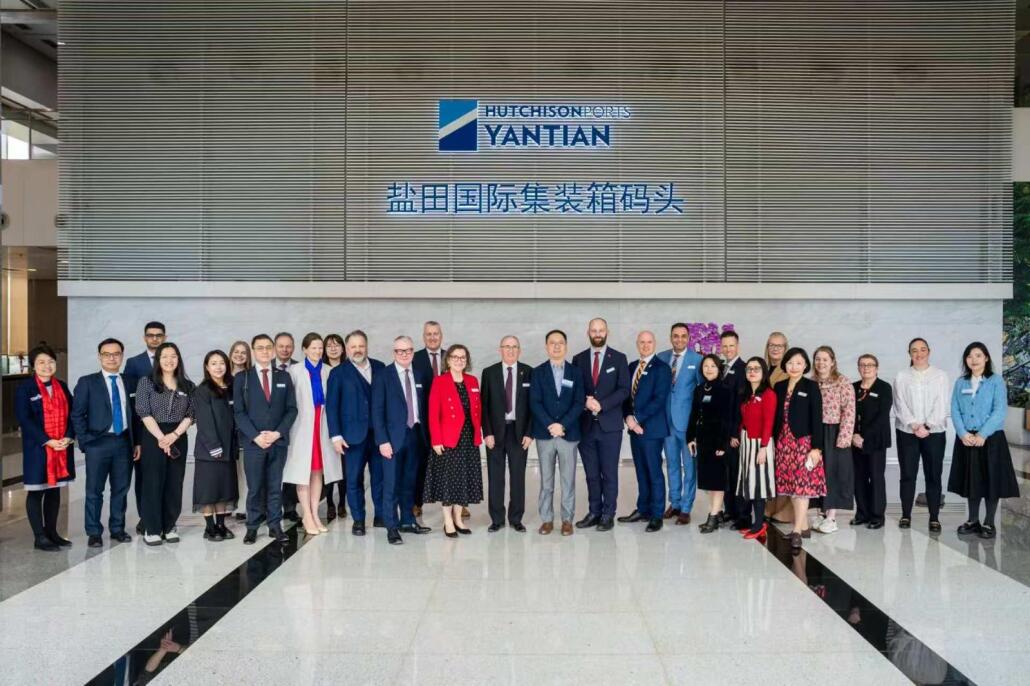 A group shot of everyone on the trade mission to China.