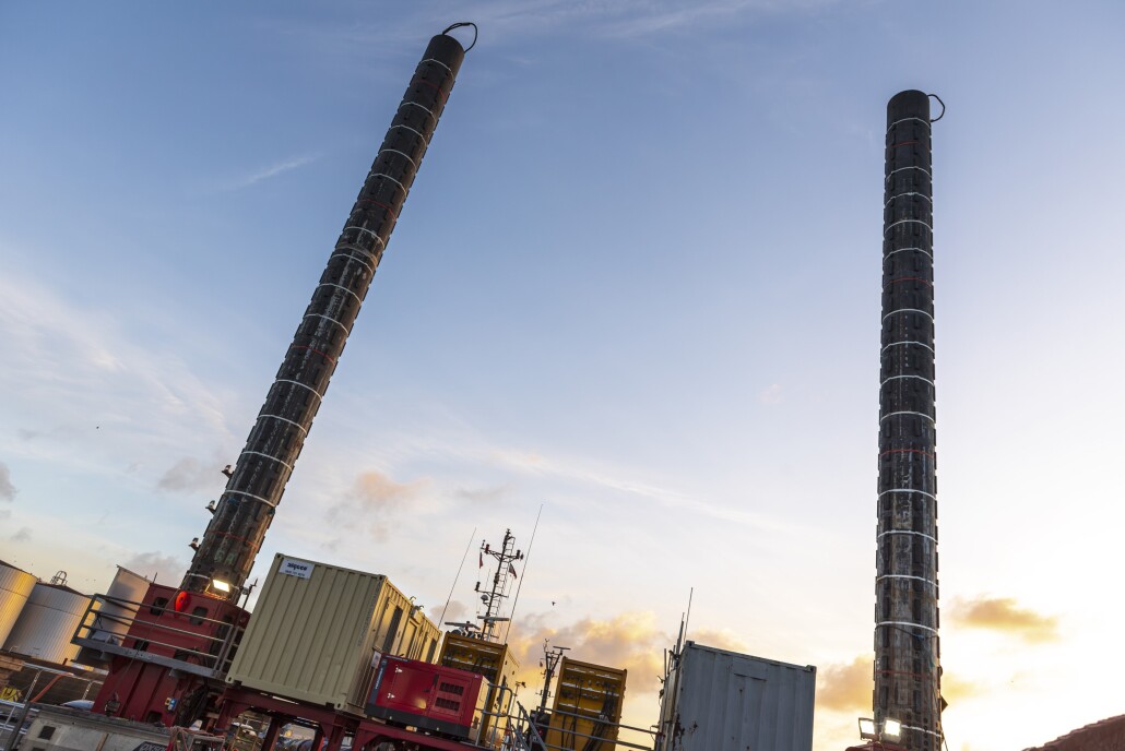 installation of two piles eight metres into the Mersey’s riverbed, using a barge with specialist drilling equipment.